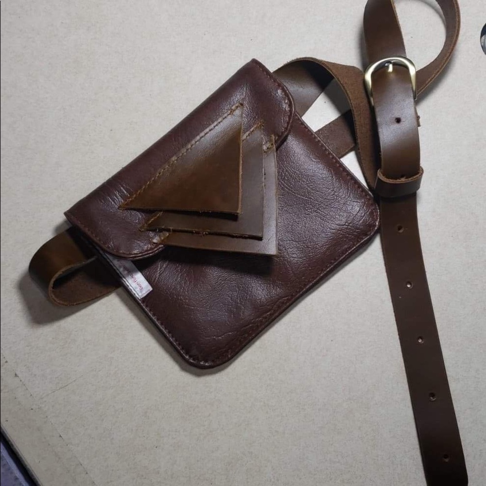 Leather fanny pack for man or woman